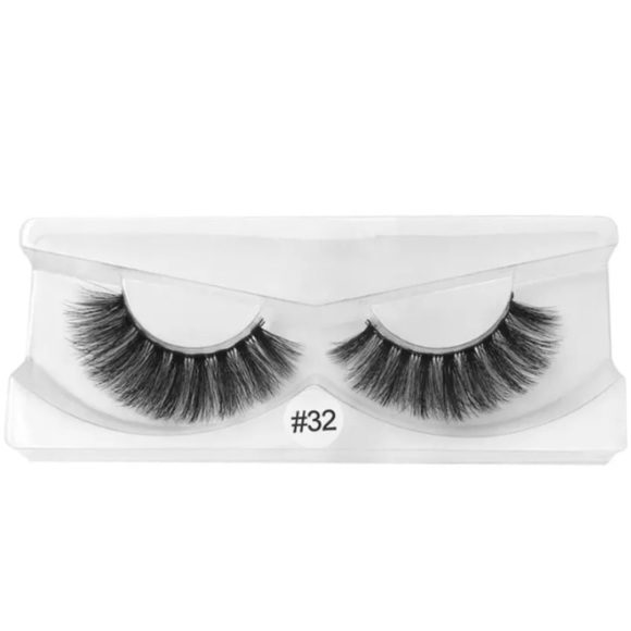 ❤︎ 𝒮𝓊𝓅𝑒𝓇𝓂𝑜𝒹𝑒𝓁 lashes Mink Natural Lashes - Picture 2 of 14